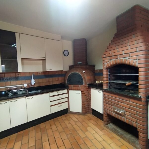 Casa na Rua Teixeira de Freitas nº43 - Rolândia/PR - Imagem 6