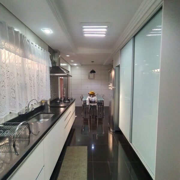 Casa na Rua Teixeira de Freitas nº43 - Rolândia/PR - Imagem 19